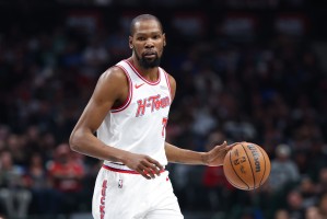 乐鱼vip官方app-Marks：火箭对杜兰特的依赖让我感到担忧 雷霆的策略就是锁死KD