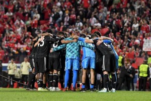 乐鱼体育正版-梁熙明：尤文出局早已注定，阿囧被演了一出荒诞剧