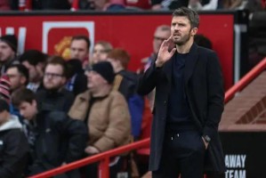 乐鱼体育正版-前曼联球星韦斯-布朗力荐卡里克转正，警告俱乐部勿推倒重来|托马斯-卡里克|阿森纳|曼城|欧冠|主帅_新浪体育_新浪新闻