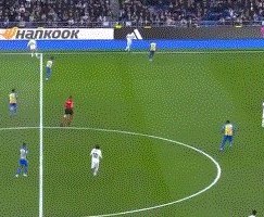 乐鱼体育正版-【西甲】本泽马2助+伤退 小熊奔袭+造红 皇马2比0胜